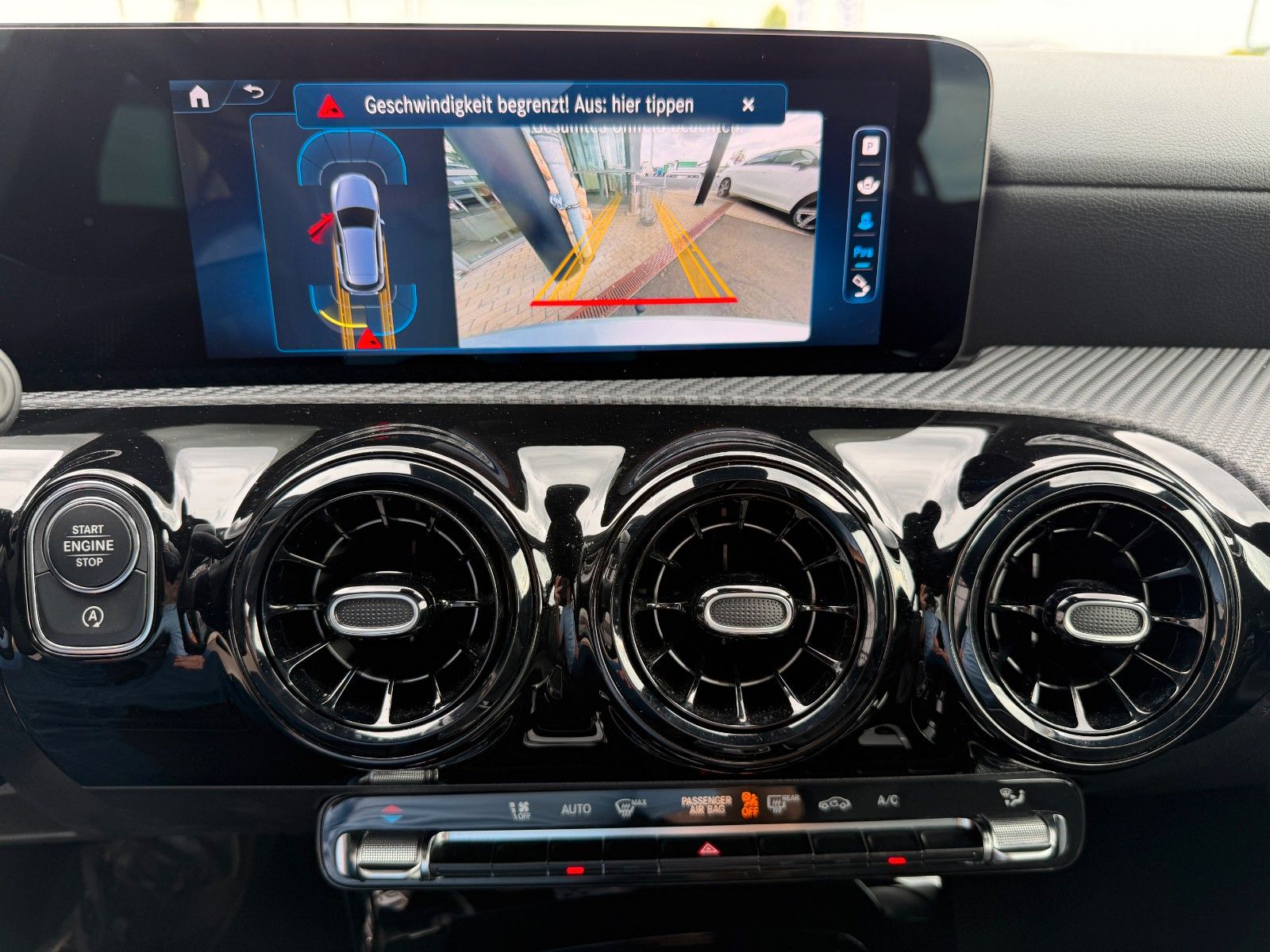 Fahrzeugabbildung Mercedes-Benz A 200 AHK+LED+Carplay+R-Kamera+SHZ+IHC