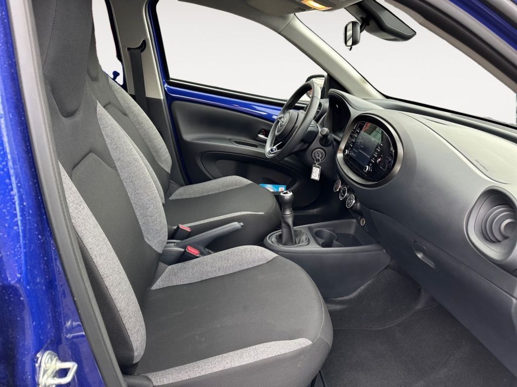 Fahrzeugabbildung Toyota Aygo X Play