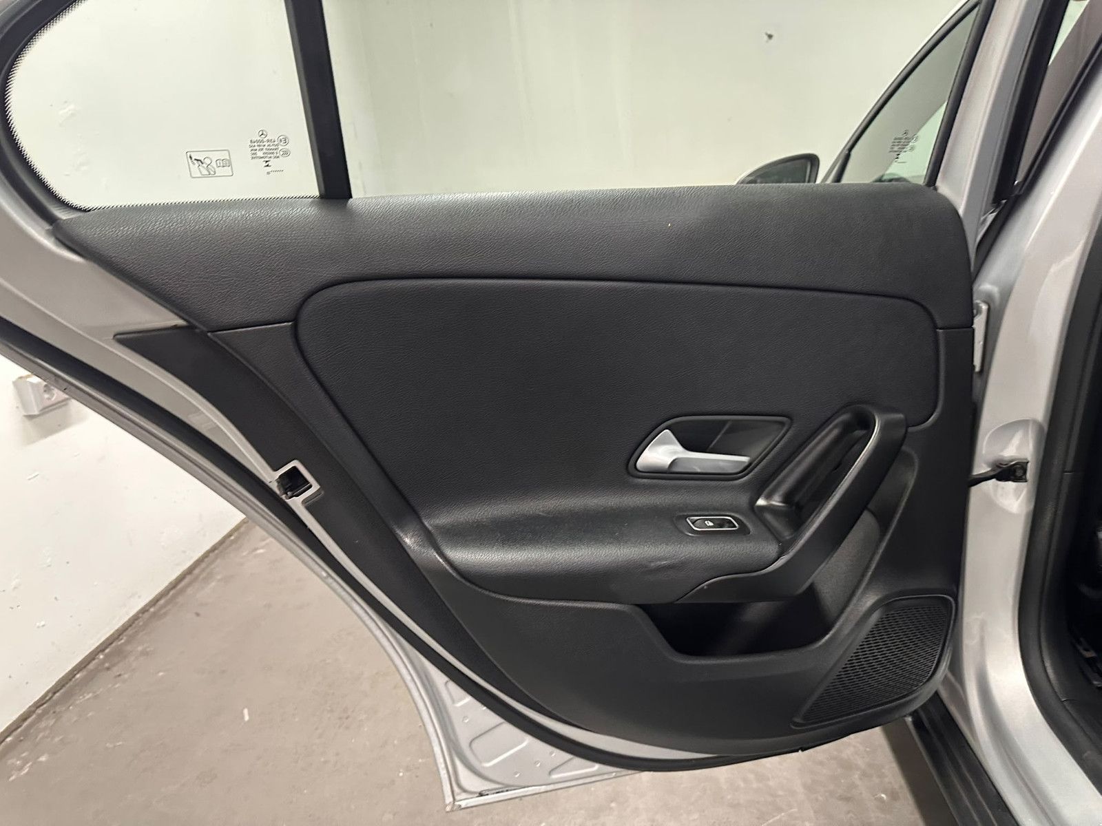 Fahrzeugabbildung Mercedes-Benz A 180 d DCT *LIMOUSINE *KLIMA*NAVI*CARPLAY*