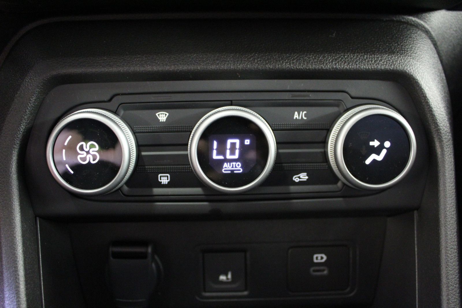 Fahrzeugabbildung Dacia Sandero Stepway TCe 90 auto Extreme*City-Paket*