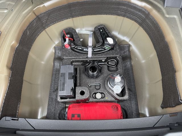 T-Cross STYLE 1.0 TSI DSG AHK REAR VIEW DWA PDC