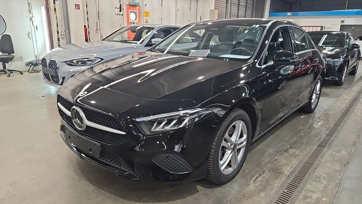 MERCEDES-BENZ A 250 e Limo WIDE*RÜCKKAM*LED*CARPLAY*T-LEDER
