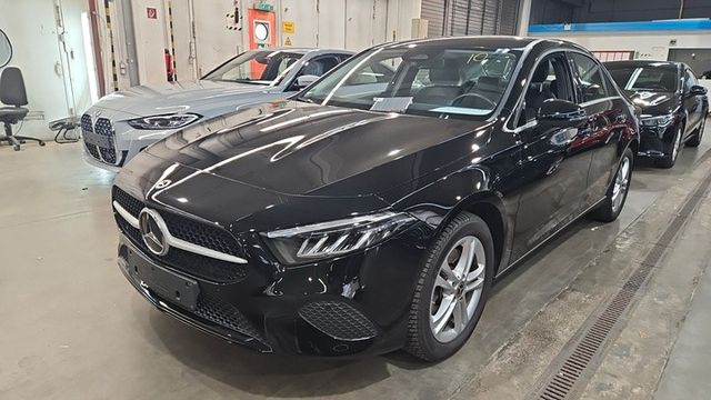 MERCEDES-BENZ A 250 e Limo WIDE*RÜCKKAM*LED*CARPLAY*T-LEDER