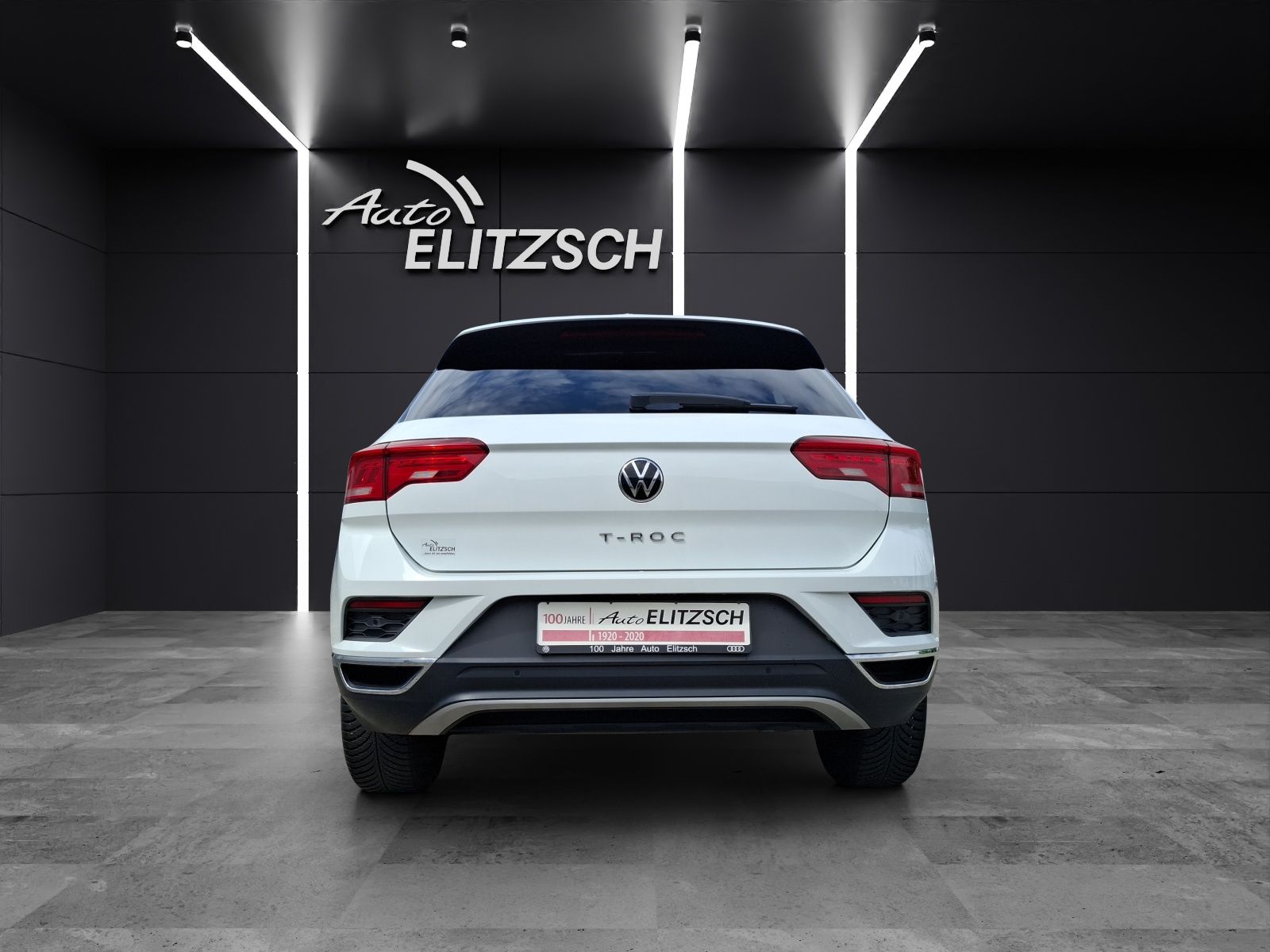 Fahrzeugabbildung Volkswagen T-Roc TSI Style LED AHK Navi ACC RFK SH LM