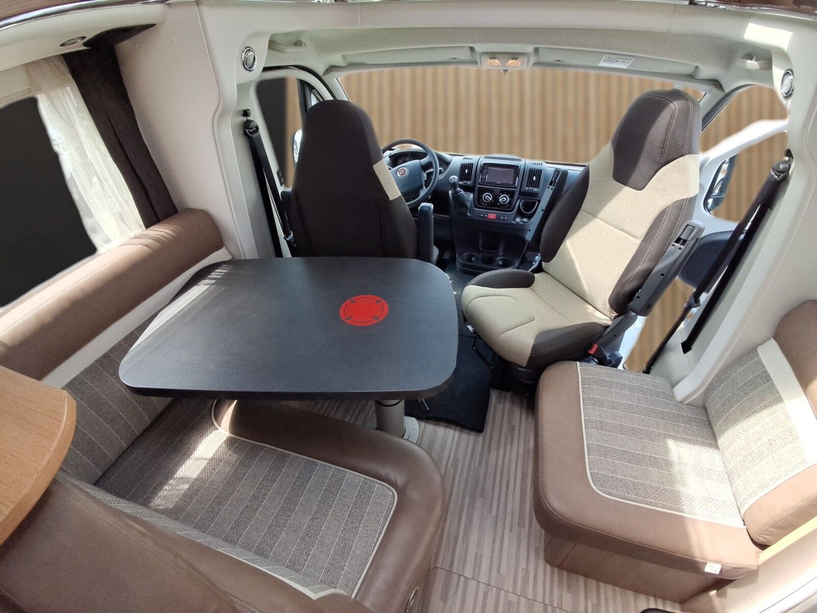 Fahrzeugabbildung Malibu T 460 LE Klimaautomatik, Radio DAB