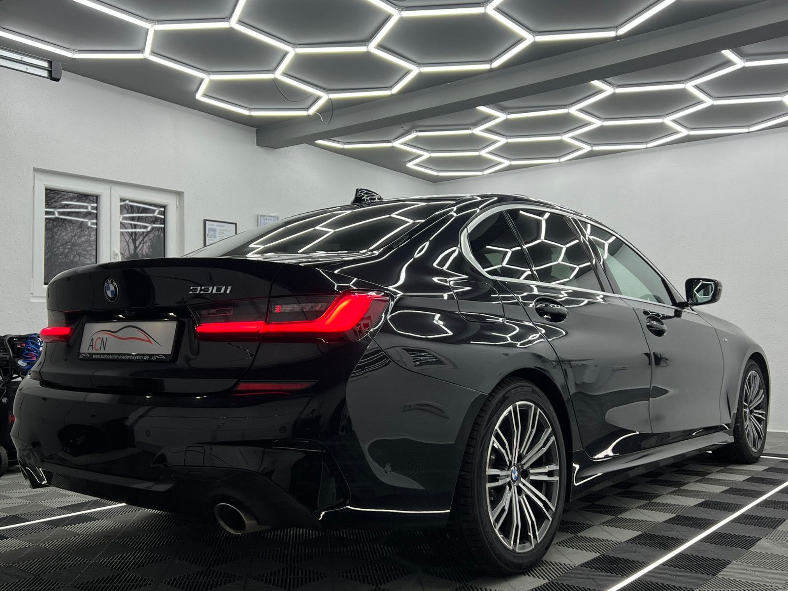 Fahrzeugabbildung BMW 330 i M Sport/LASER/eGSD/HuD/VRTL COCKPIT/DE FZG