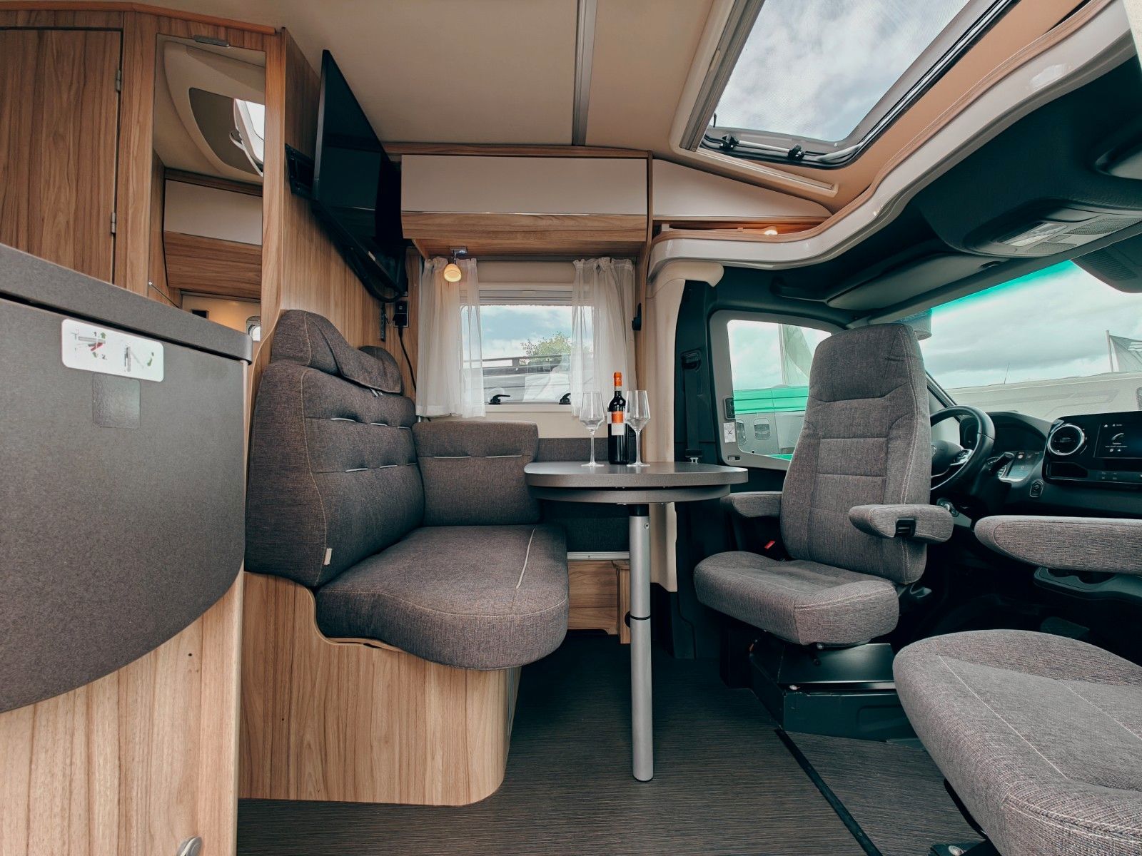 Fahrzeugabbildung HYMER / ERIBA / HYMERCAR ML - T 560 4x4 ALLRAD - AUS 1. HAND!