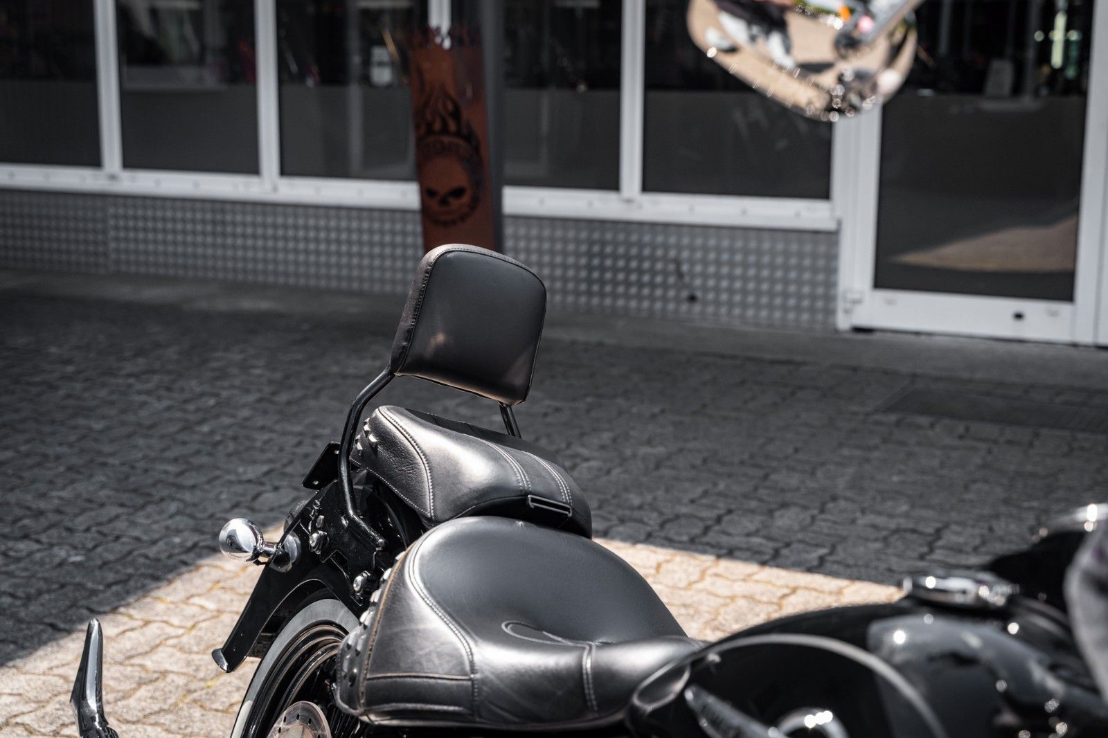 Fahrzeugabbildung Harley-Davidson FLHC Heritage - Chicano Umbau - Motorumbau -