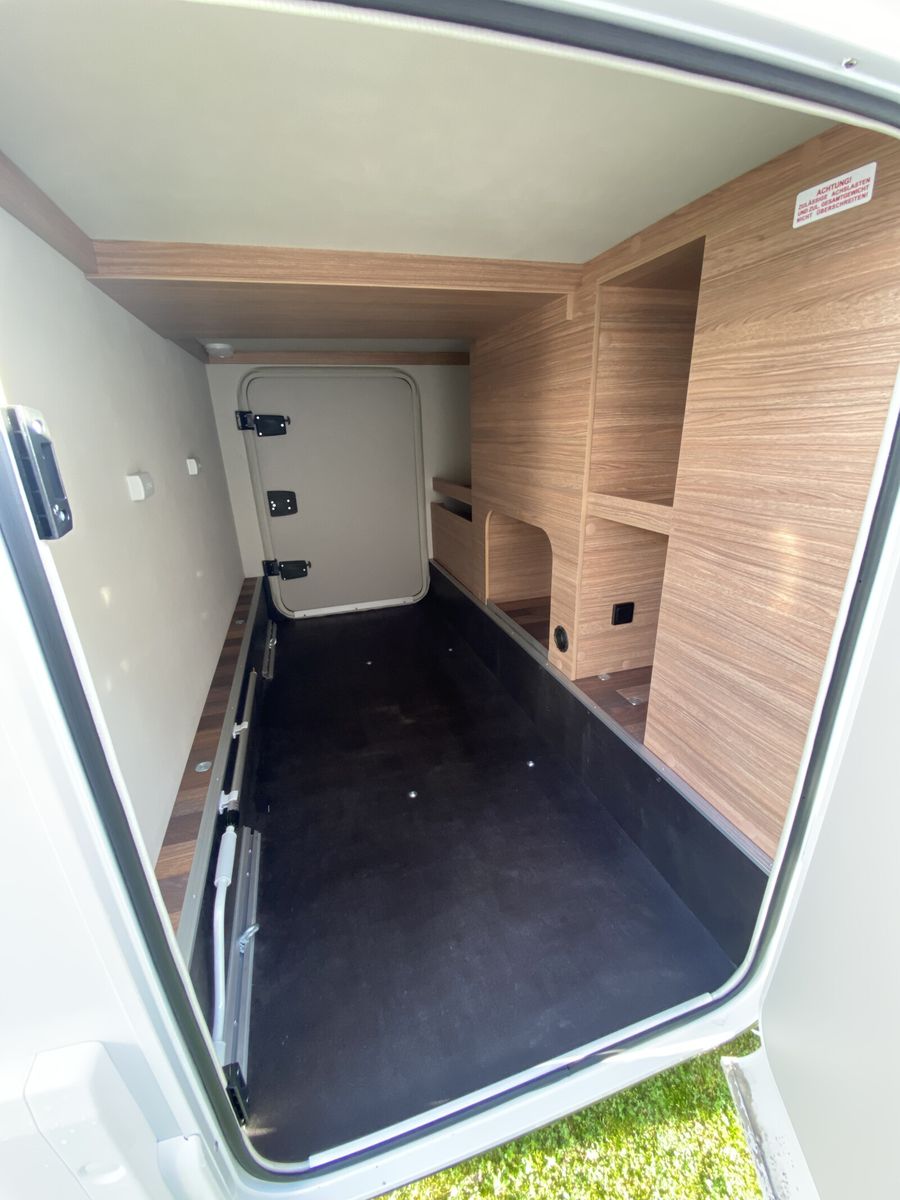 Fahrzeugabbildung Weinsberg CaraCompact Suite MB EDITION PEPPER 640 MEG