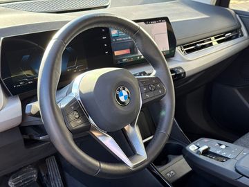 BMW 220i Active Tourer DAB LED Komfortzg. Shz