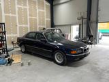 BMW 735i Auto 735i - BMW 735 aus 1998: 735i