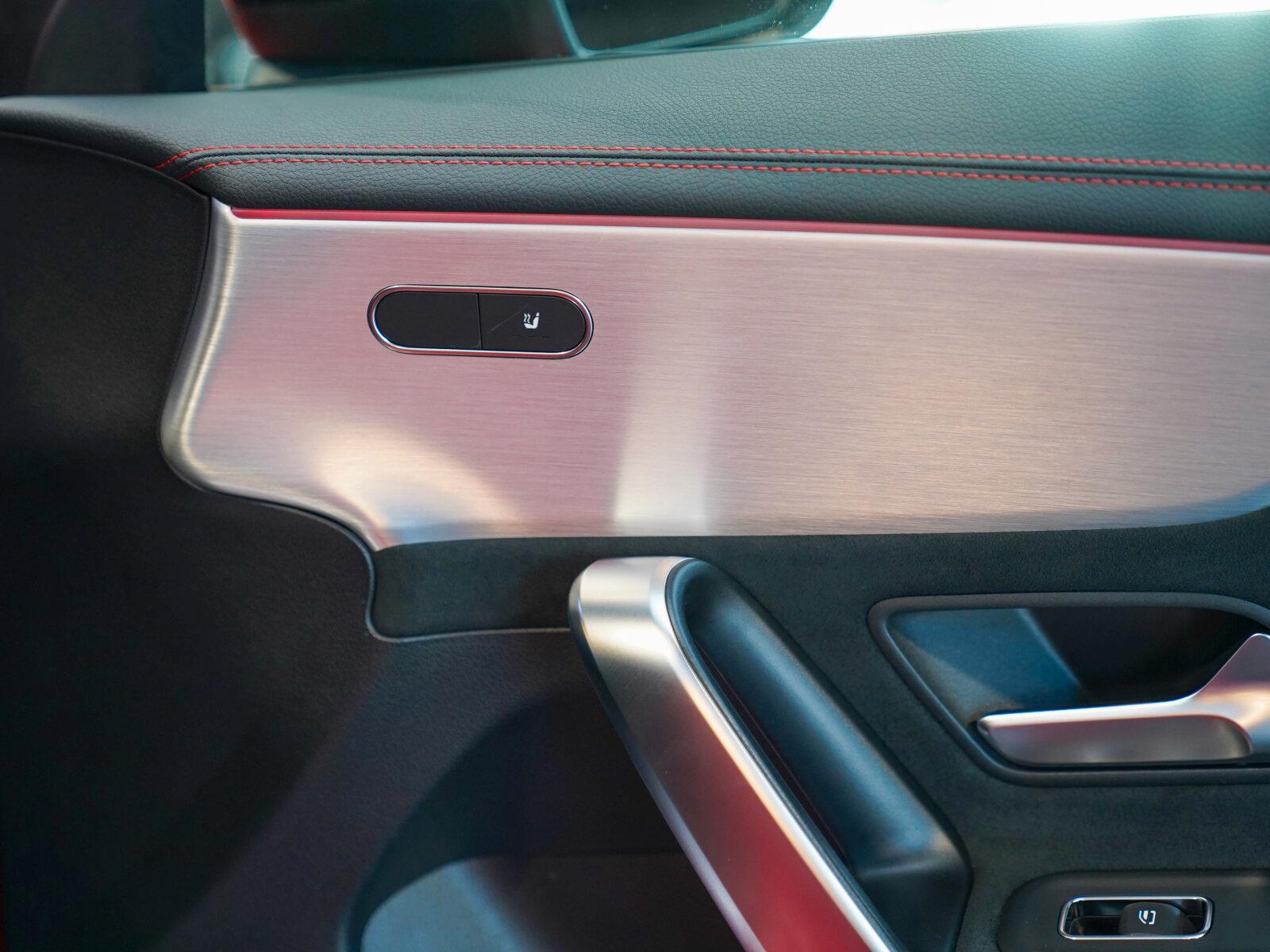 Mercedes-Benz CLA 200 SB AMG Line Night KEYLESS Panorama LED