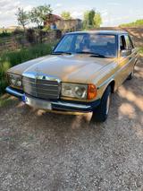 Mercedes-Benz Mercedes Benz W123 200 - Mercedes-Benz 200 in München