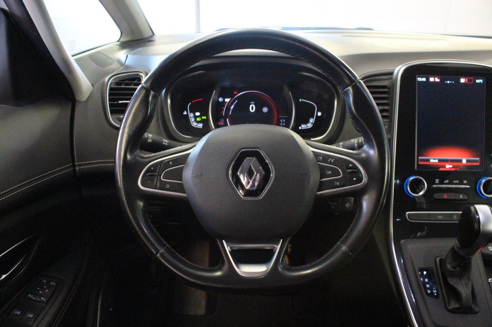 Fahrzeugabbildung Renault Grand Scenic dCi160 EDC*Bose Edition*7-Sitzer*