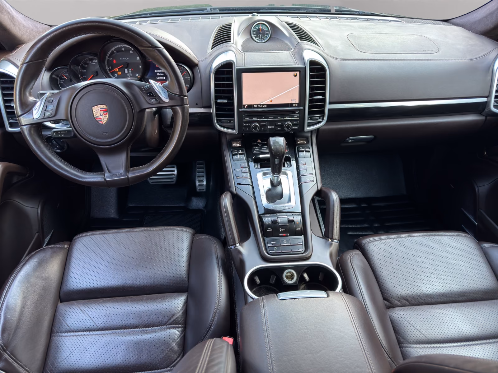 Porsche Cayenne Turbo S SPORT-DESIGN/PANORAMA/PCCB!