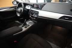 Fahrzeugabbildung BMW 520 2.0D LIM. NAVI/LED/TEMP./SHZ/NEBEL/AHK