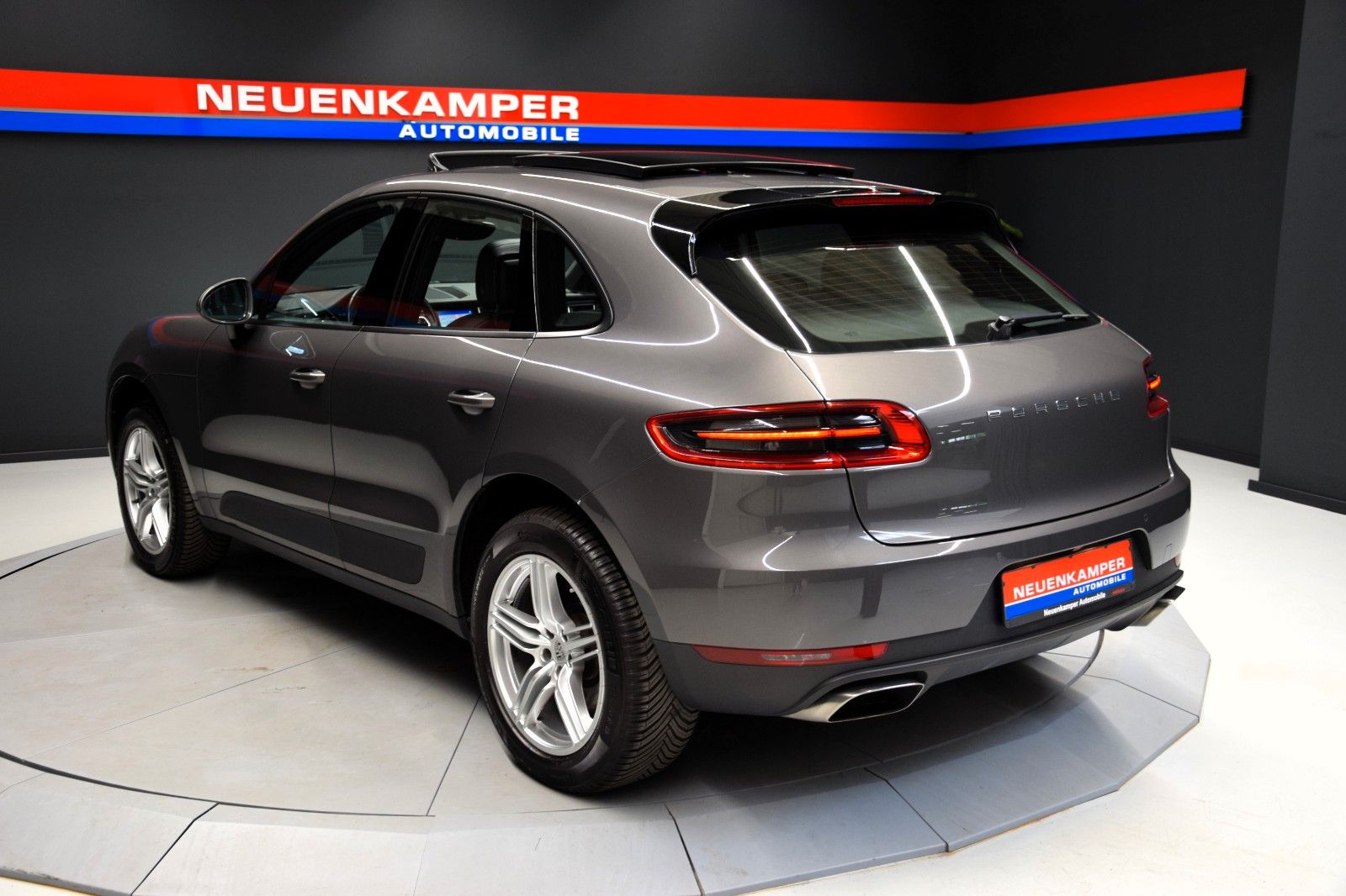 Fahrzeugabbildung Porsche Macan PDLS Leder Pano Memory PASM Kamera CarPlay