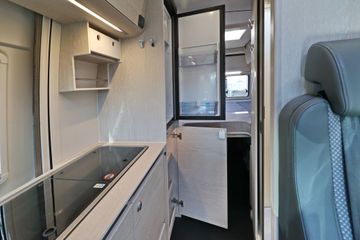 Fahrzeugabbildung Tourne Tourne 6.4 BLACK EDITION | LAGER