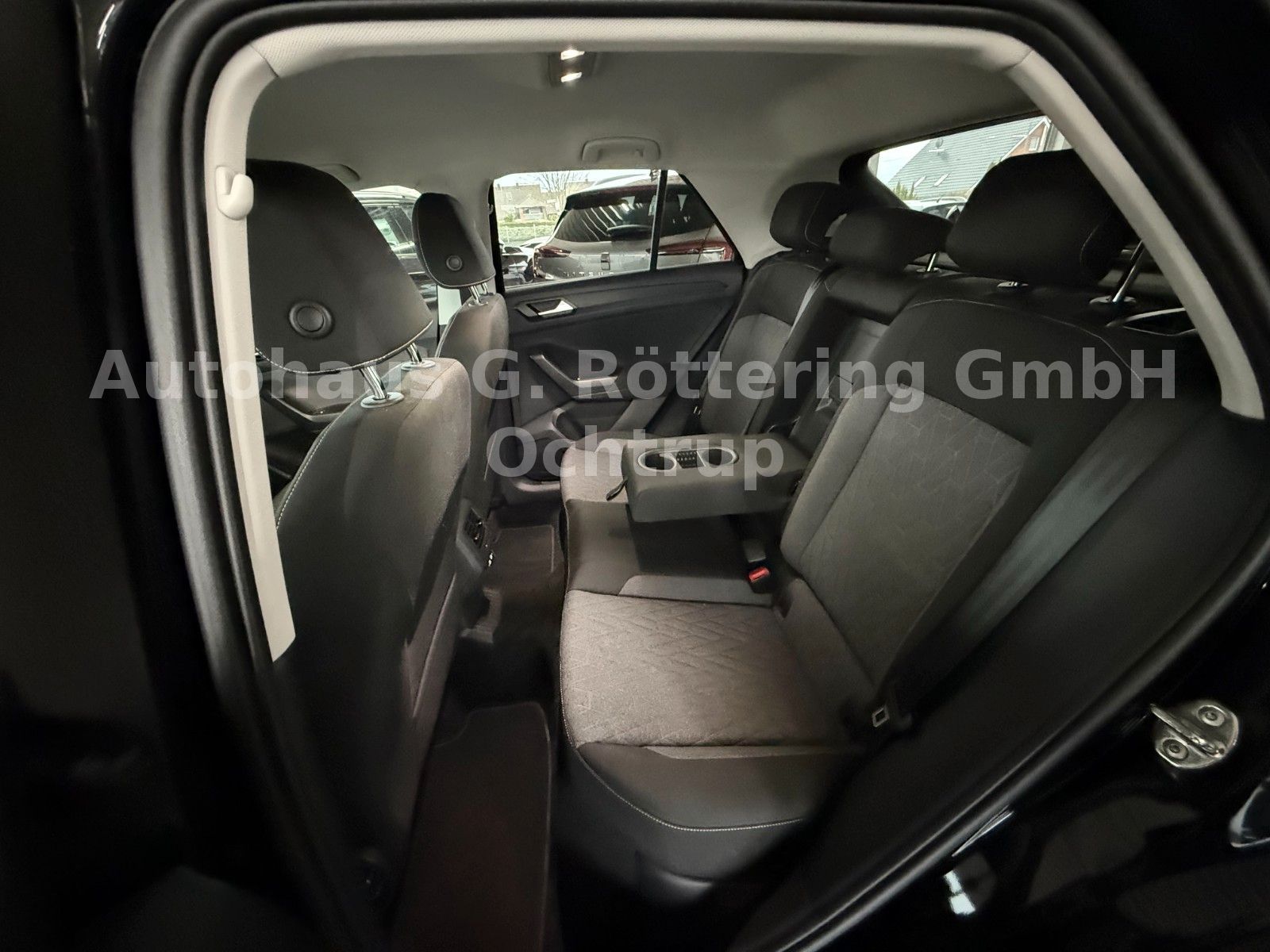 Fahrzeugabbildung Volkswagen T-Roc Move 1.5 TSI DSG LED+NAV+PDC+APP+SHZ+KAM