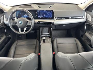 2025 BMW IX2 照片 7