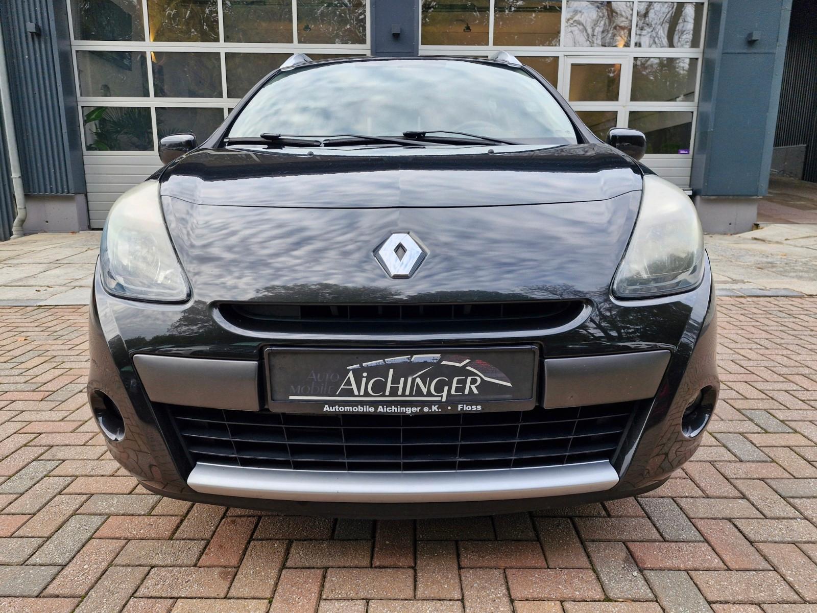 Renault Clio 2011 — rear view