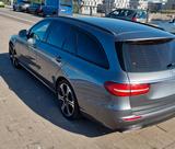 Mercedes-Benz E250 T - Mercedes-Benz 250 mit Benzin-Antrieb