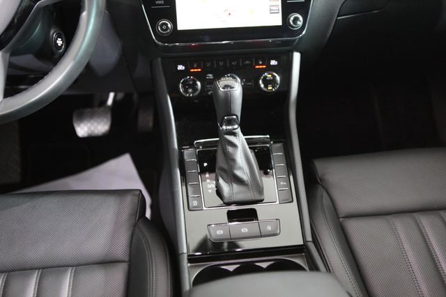 Skoda Superb Combi III 2.0 TDI DSG Style XENON NAVI