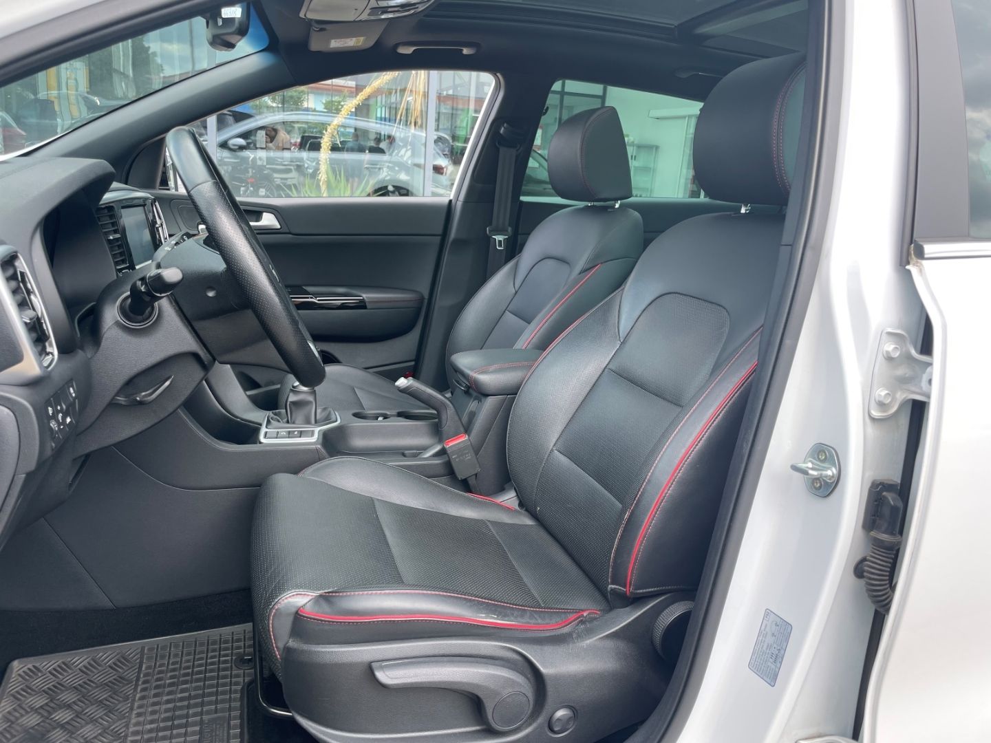 Fahrzeugabbildung Kia Sportage GT Line LED Schiebedach Kamera Volllede