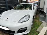 Porsche Panamera E-Hybrid S - Porsche Panamera: Weiß