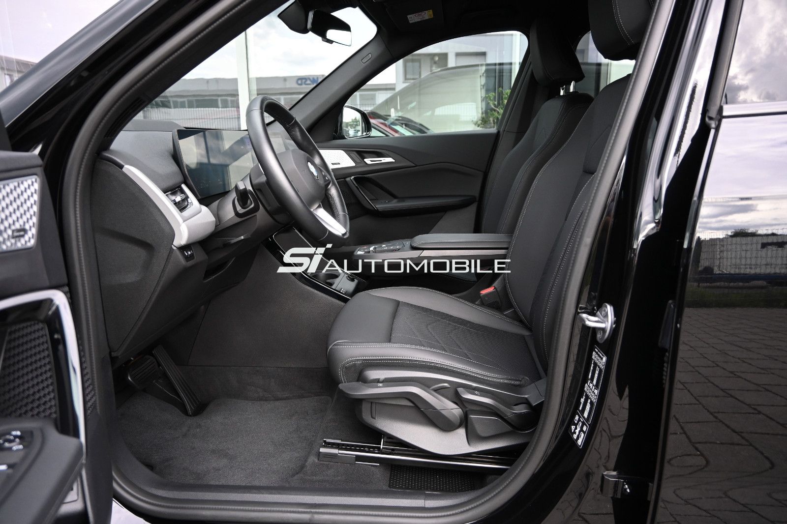 Fahrzeugabbildung BMW X1 xDrive20d °ACC°AHK°ADAPT.LED°HUD°HARMAN°360°