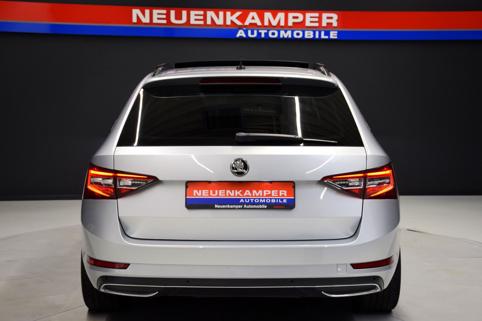 Fahrzeugabbildung SKODA Superb Combi Sportline DSG Pano. Bi-Xenon Memory