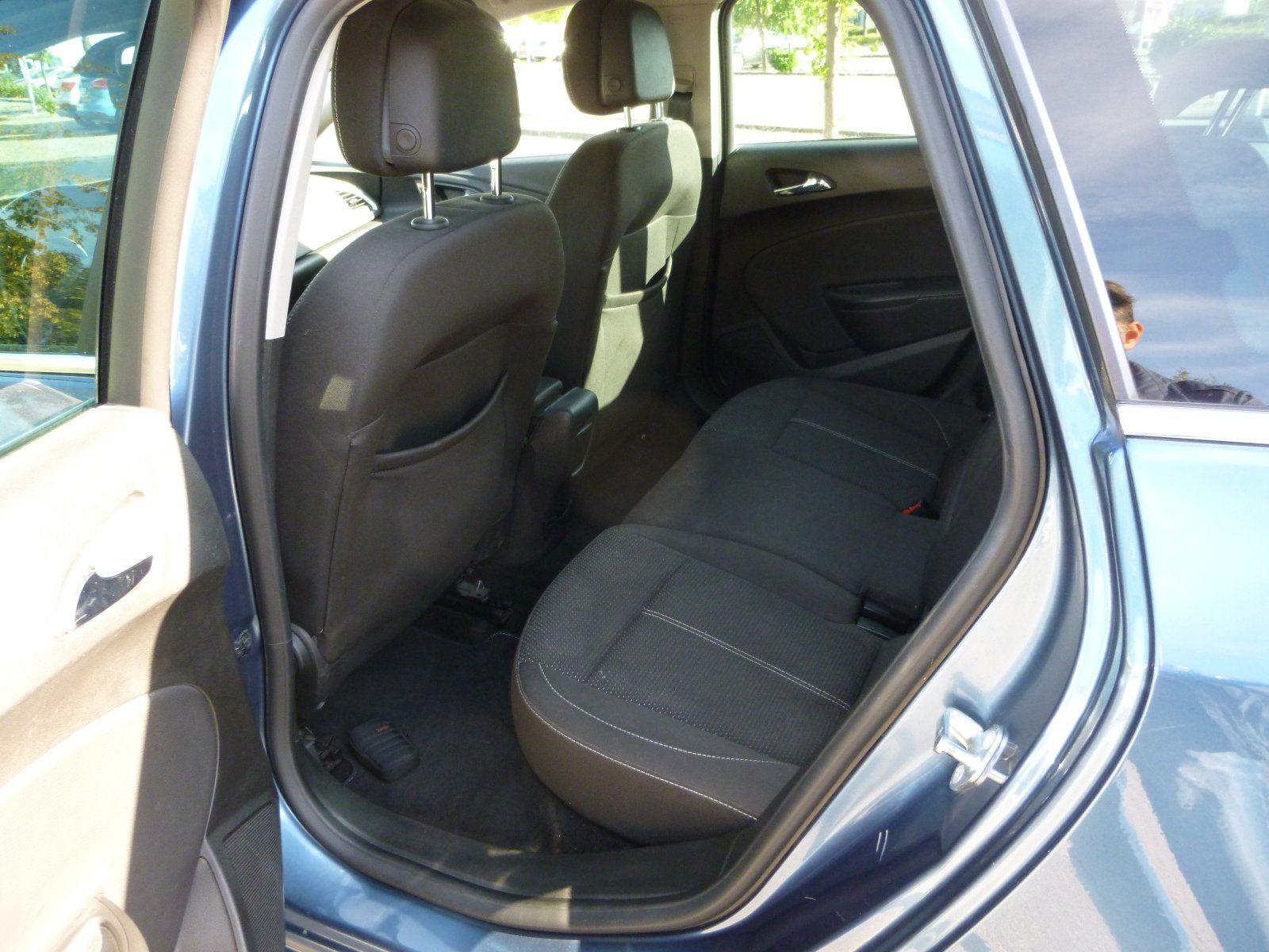 Opel Astra 2014 — photo 9