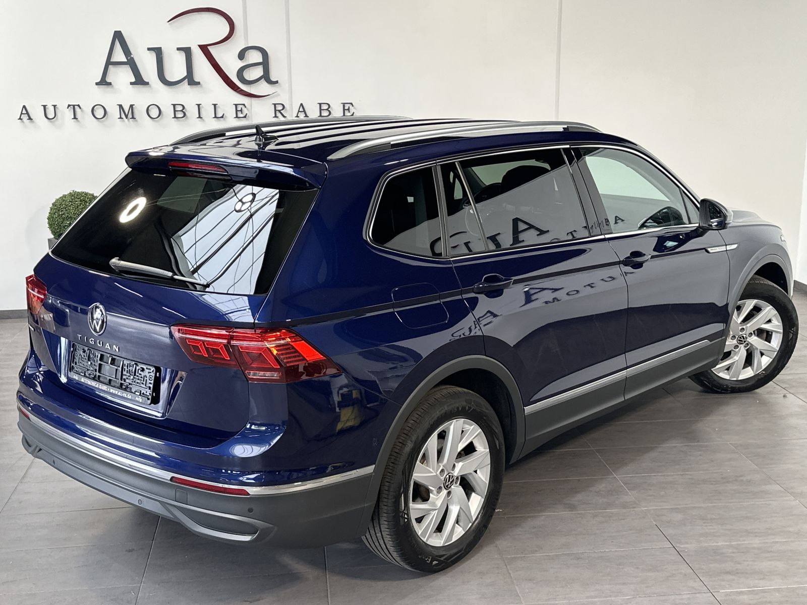 Fahrzeugabbildung Volkswagen Tiguan Allspace Sport NAV+MATRIX+AHK+360°+18ZOLL