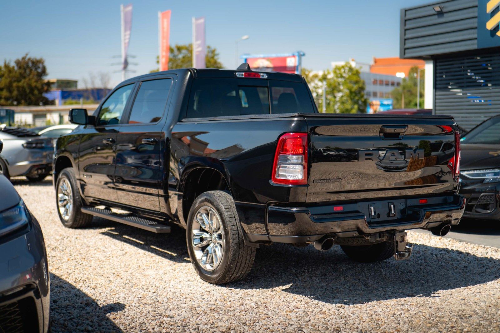 Fahrzeugabbildung Dodge RAM 5.7 V8 HEMI 4x4 BLACK *LPG 200L*Unfallfrei*