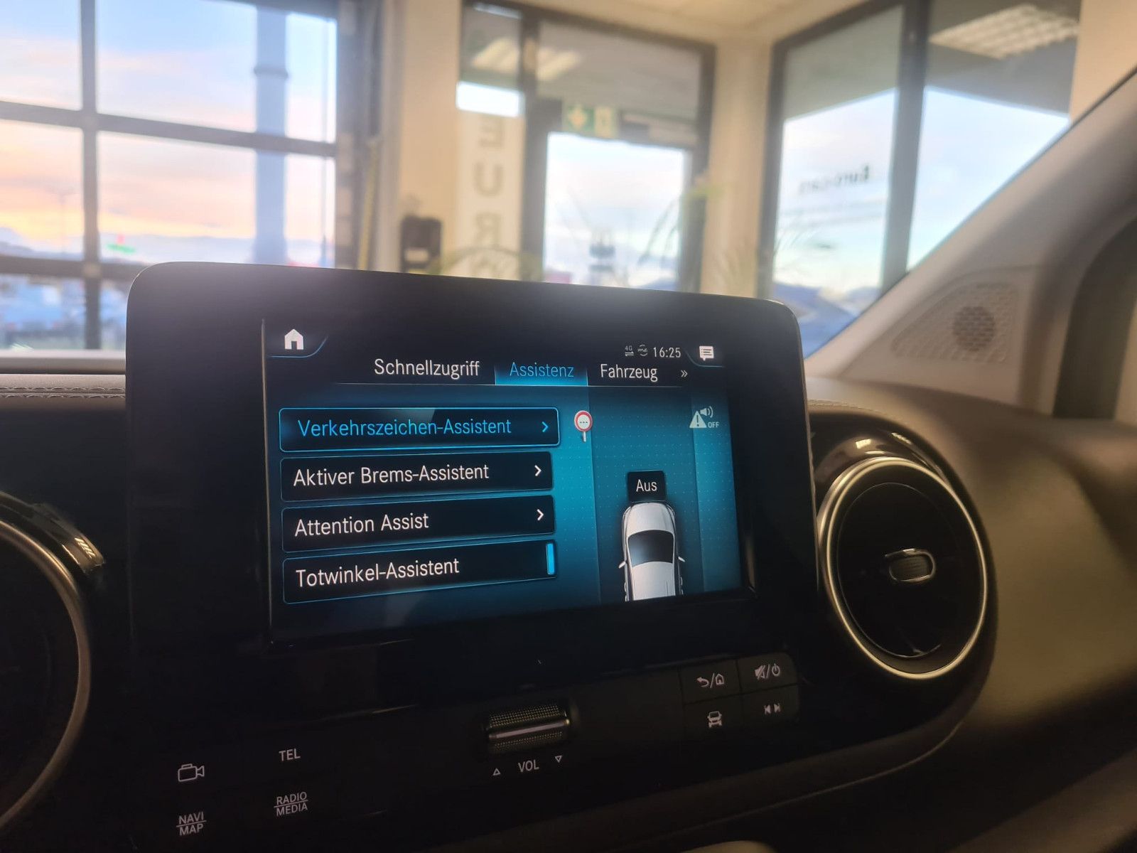 Fahrzeugabbildung Mercedes-Benz T180d / KLIMA / KAMERA