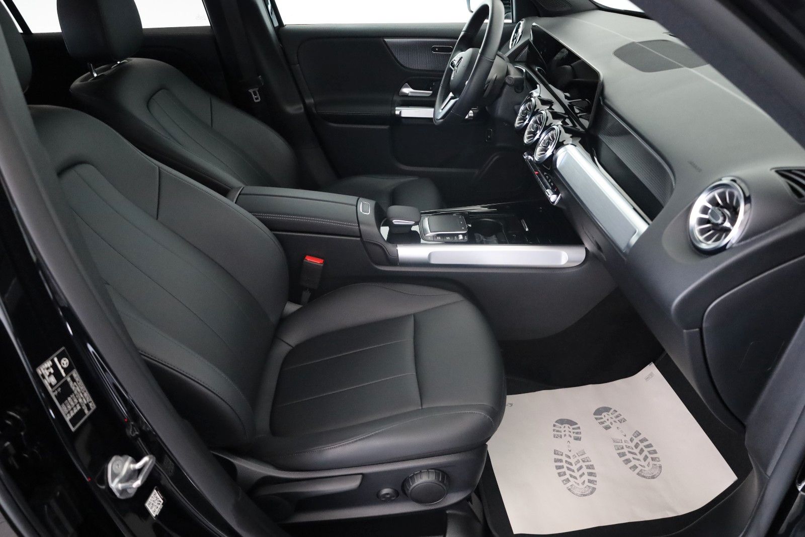 Fahrzeugabbildung Mercedes-Benz GLB 200d Progressive,Leder,Navi,LED,SH,Kamer,AHK
