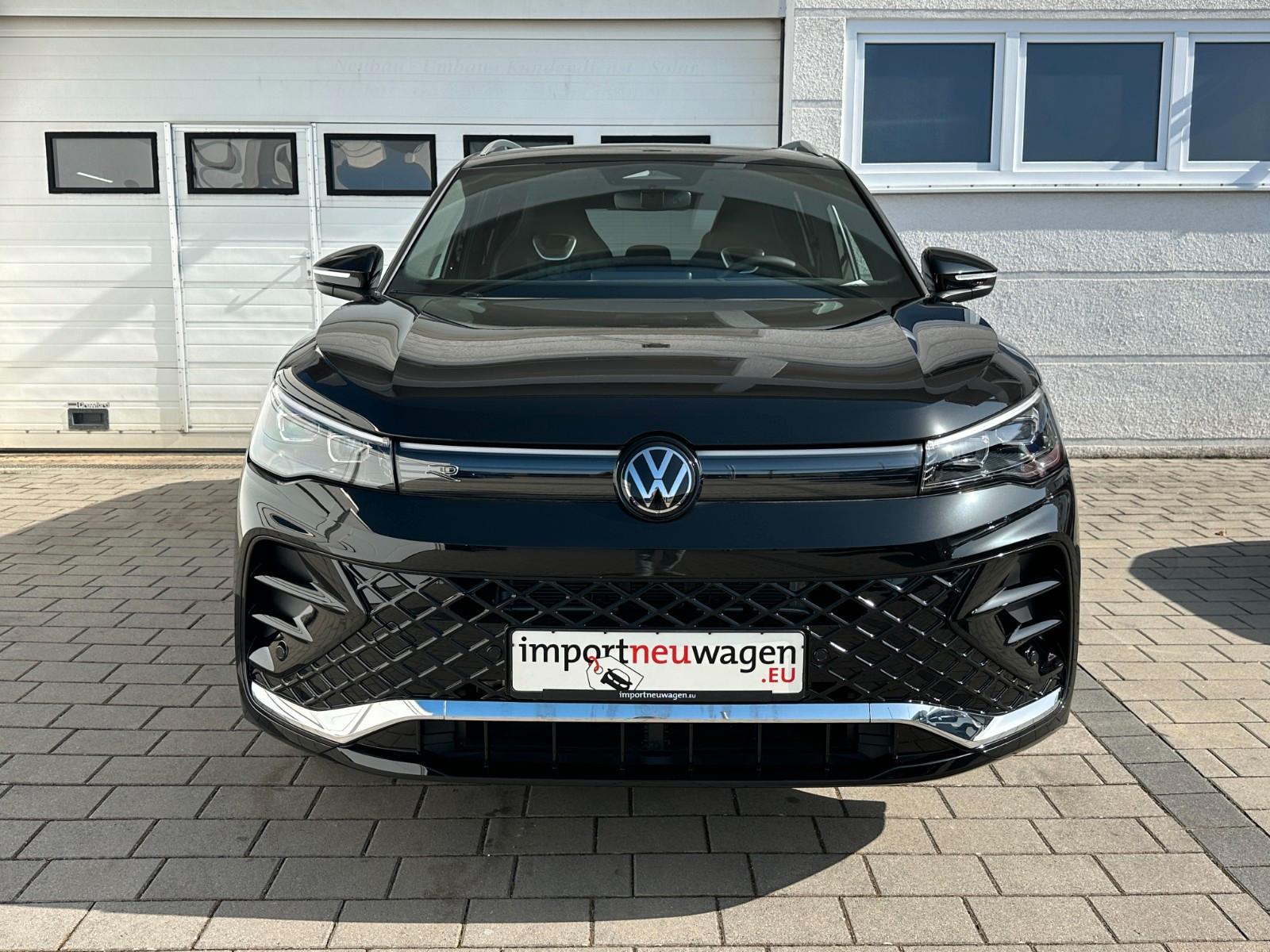 Volkswagen Tiguan R-Line 1.5 eHybrid PANO+HUD+AHK+EasyO