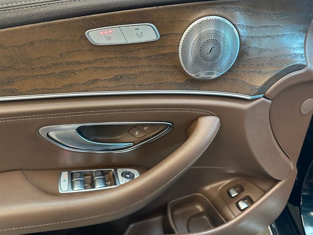 Mercedes-Benz E 350 *BURMESTER*KEYLES*PANO*AHK*ACC*StandHZ*