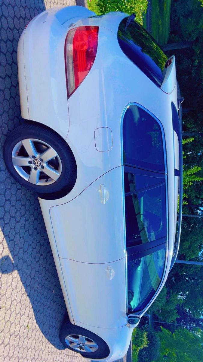 Volkswagen Golf 2012 — engine 105 HP (77kW)