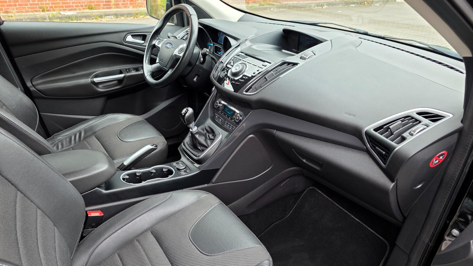 FORD KUGA 150CH - TITANIUM - 4X4 - BVM - HAYON ÉLECTRIQUE - PACK SPORT - COURROIE DE DISTRIBUTION NEUVE