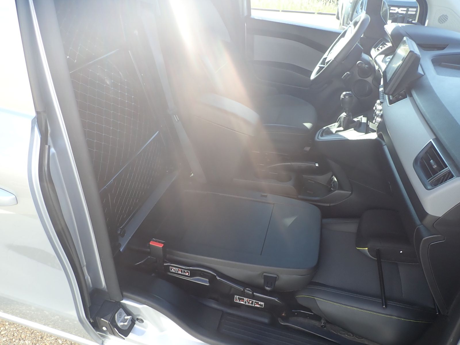 Fahrzeugabbildung Renault Kangoo Rapid Extra TCe 100 FAP Open Sesame by Re