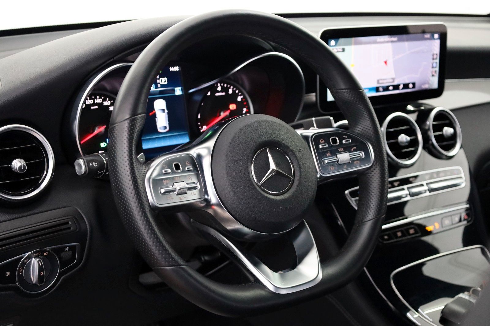 Fahrzeugabbildung Mercedes-Benz GLC 300e 4M Coupe AMG T.Leder,Navi,LED,ParkPaket