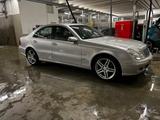 Mercedes-Benz E 320 ELEGANCE Elegance - Mercedes-Benz E 320 aus 2004