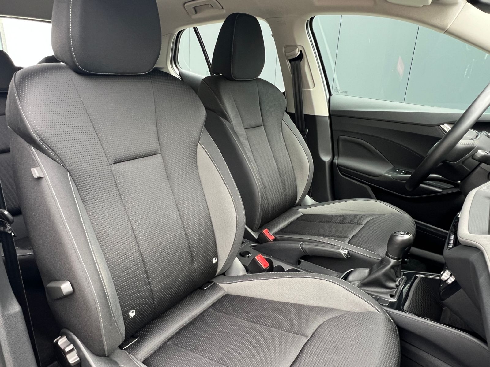 Fahrzeugabbildung SKODA Fabia Tour 1.0 TSI *AHK, LED, Climatronic, 16"-L