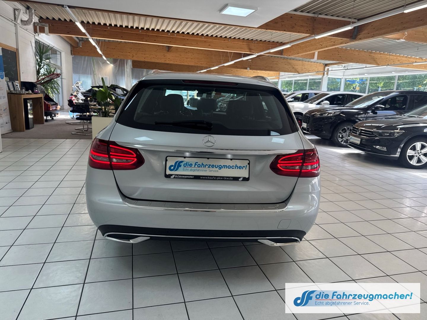 Fahrzeugabbildung Mercedes-Benz C 180 T AVANTGARDE LED Kurven Ambiente El. Heck