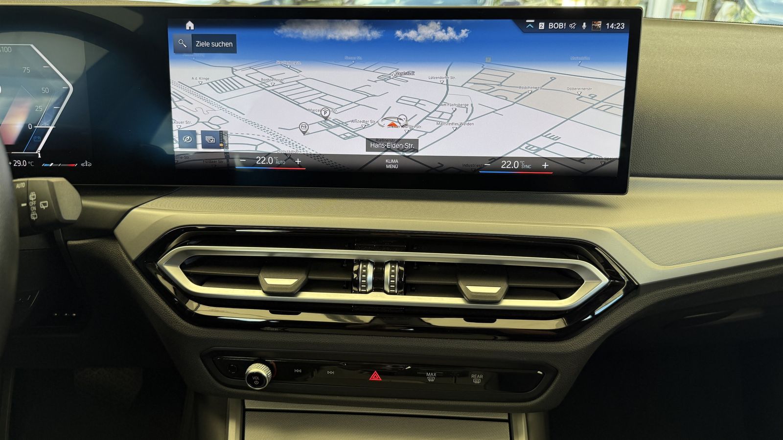 BMW 318d LED LC Plus SHZ PDC Tempo foto 14