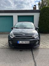 Kia Rio 1.4 CRDi 90 Platinum Edition Platinum Ed... - Kia Rio mit Diesel-Antrieb: Limousine, 1.4