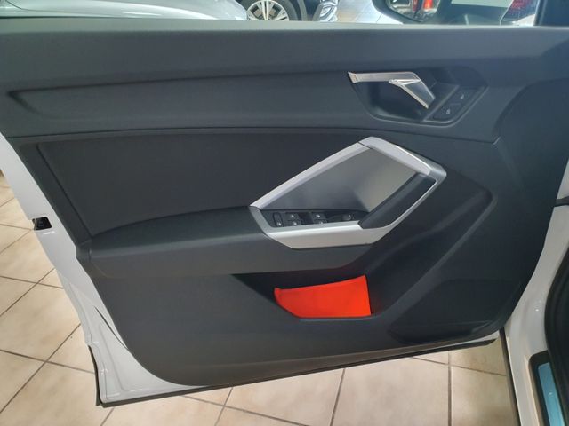 Q3 2.0 TDI DSG advanced Navi LED Keyless Apple