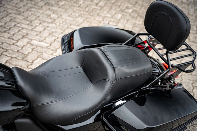 Fahrzeugabbildung Harley-Davidson STREET GLIDE ST 117 FLHXST  - KessTech -