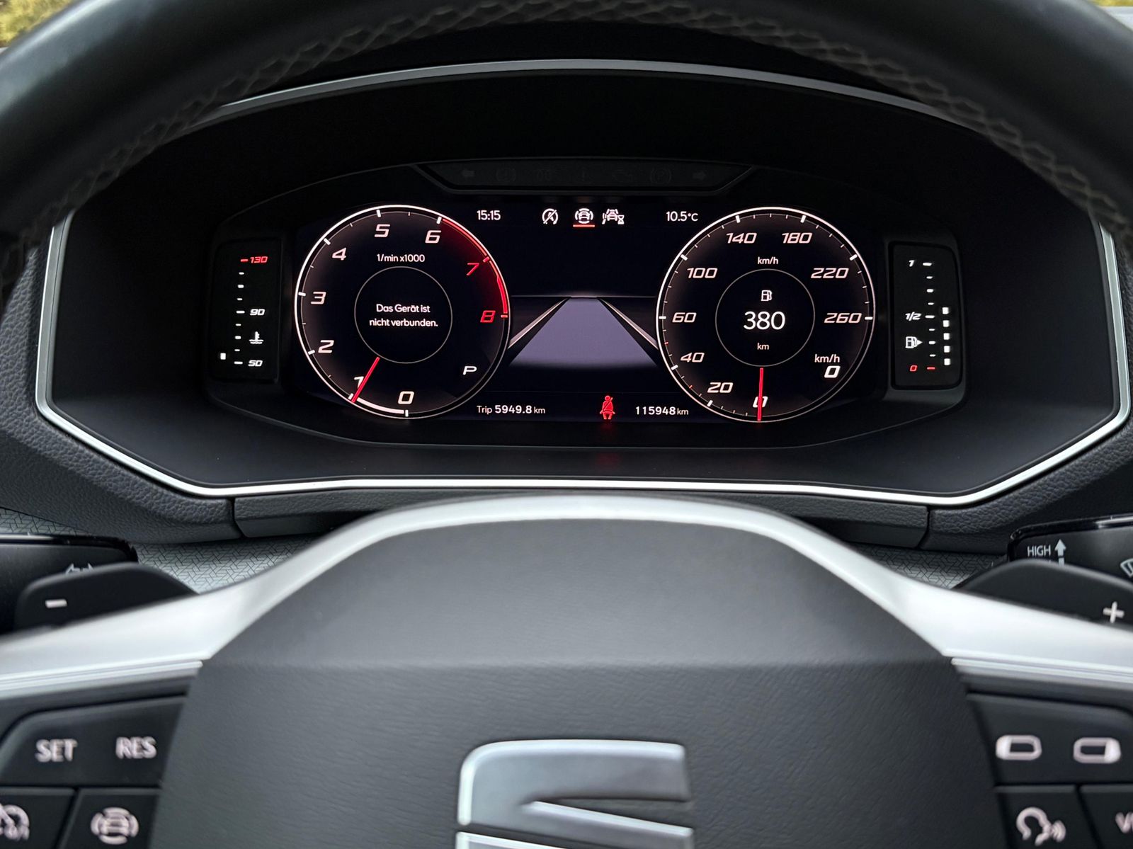 Fahrzeugabbildung SEAT Tarraco 1.5 TSI DSG Style LED+AHK+KAM+ACC+7SITZ